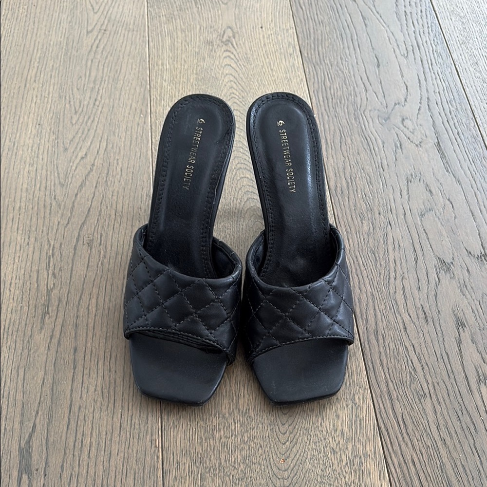 Steve Madden Black Quilted Women's Slides